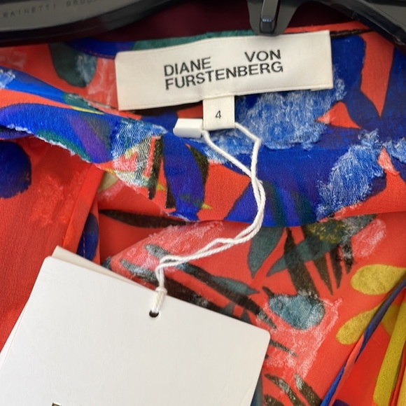 Brand new! Diane Von Furstenberg Floral wrap dress - Picture 7 of 8